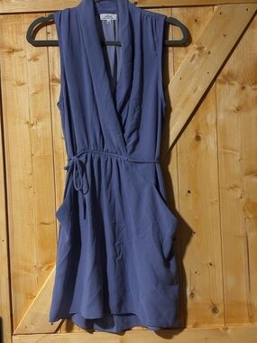 Wilfred Aritzia Sabine Dress Purple Wrap Mini Pockets - Size S 
Article #36708